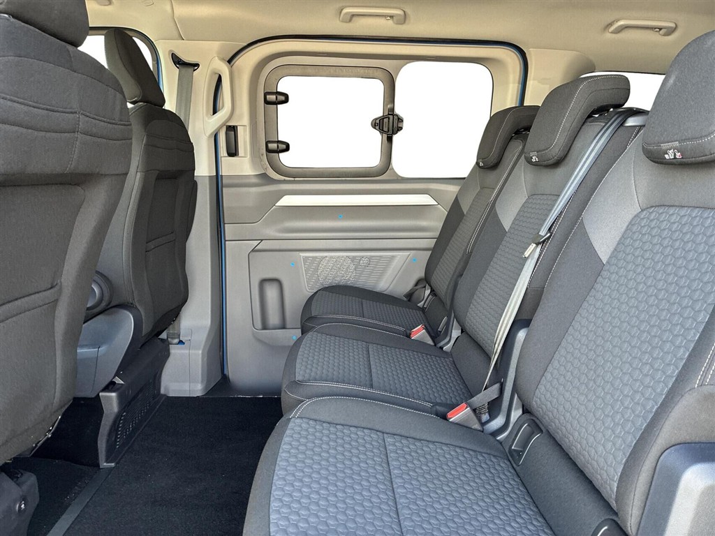 VW e-Caravelle L29 Lang EL Life 218HK Aut. - Image 5