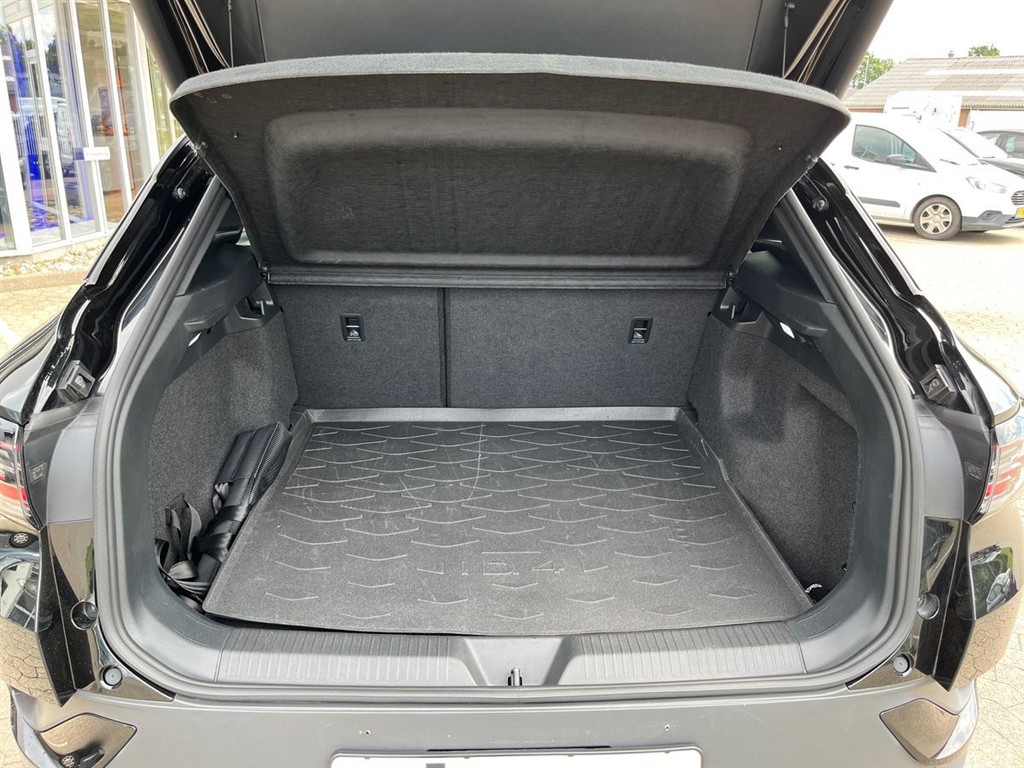 VW ID.4 EL Pro Performance 204HK 5d Aut. - Image 16