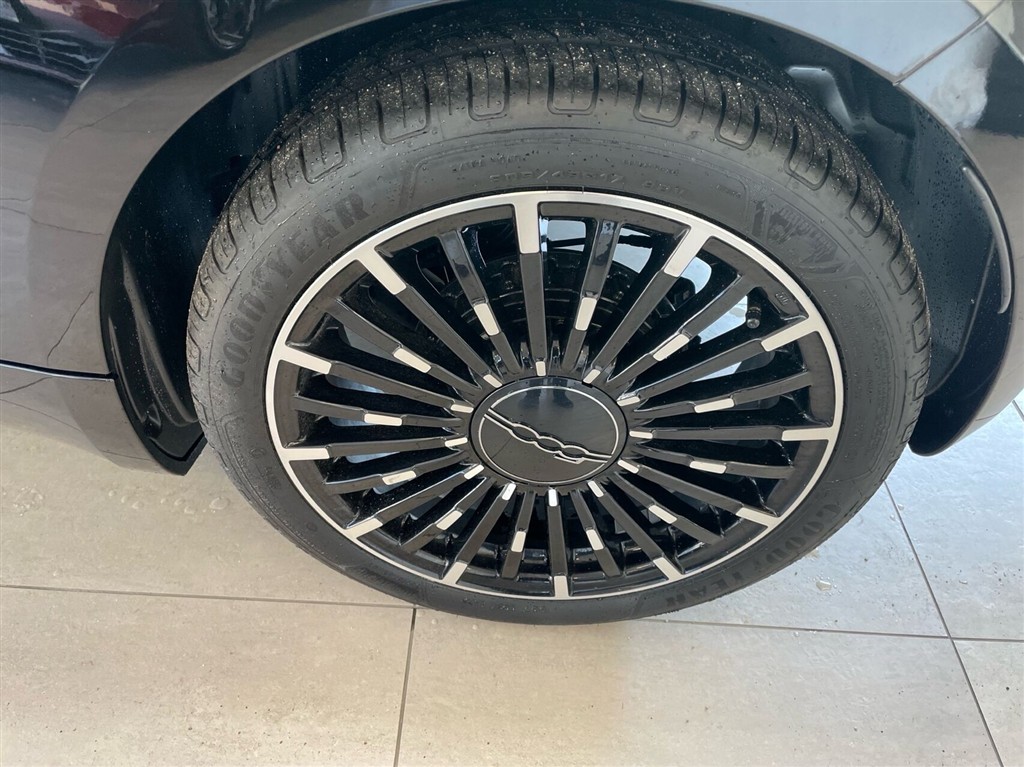 Fiat 500e EL La Prima By Bocelli 118HK 3d Aut. - Image 19