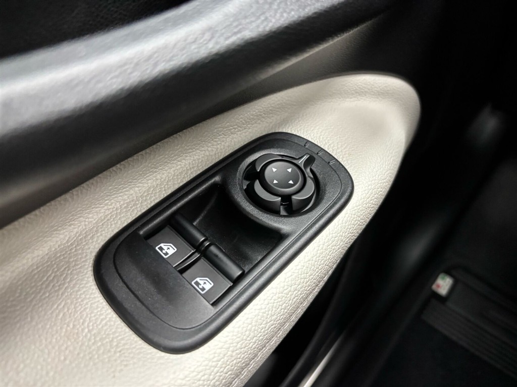 Fiat 500e EL La Prima By Bocelli 118HK 3d Aut. - Image 11