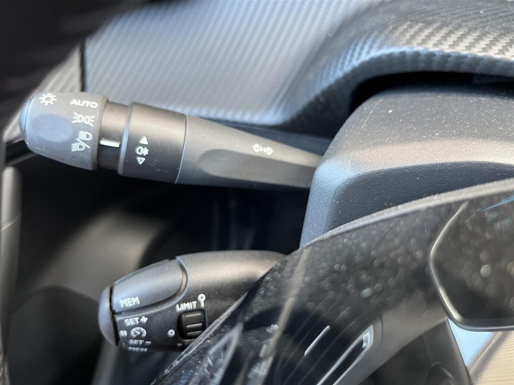 Peugeot e-2008 EL Style 156HK 5d Aut. - Image 18