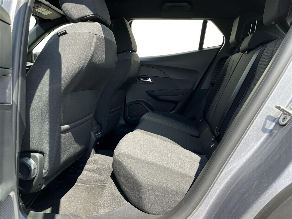 Peugeot e-2008 EL Style 156HK 5d Aut. - Image 5