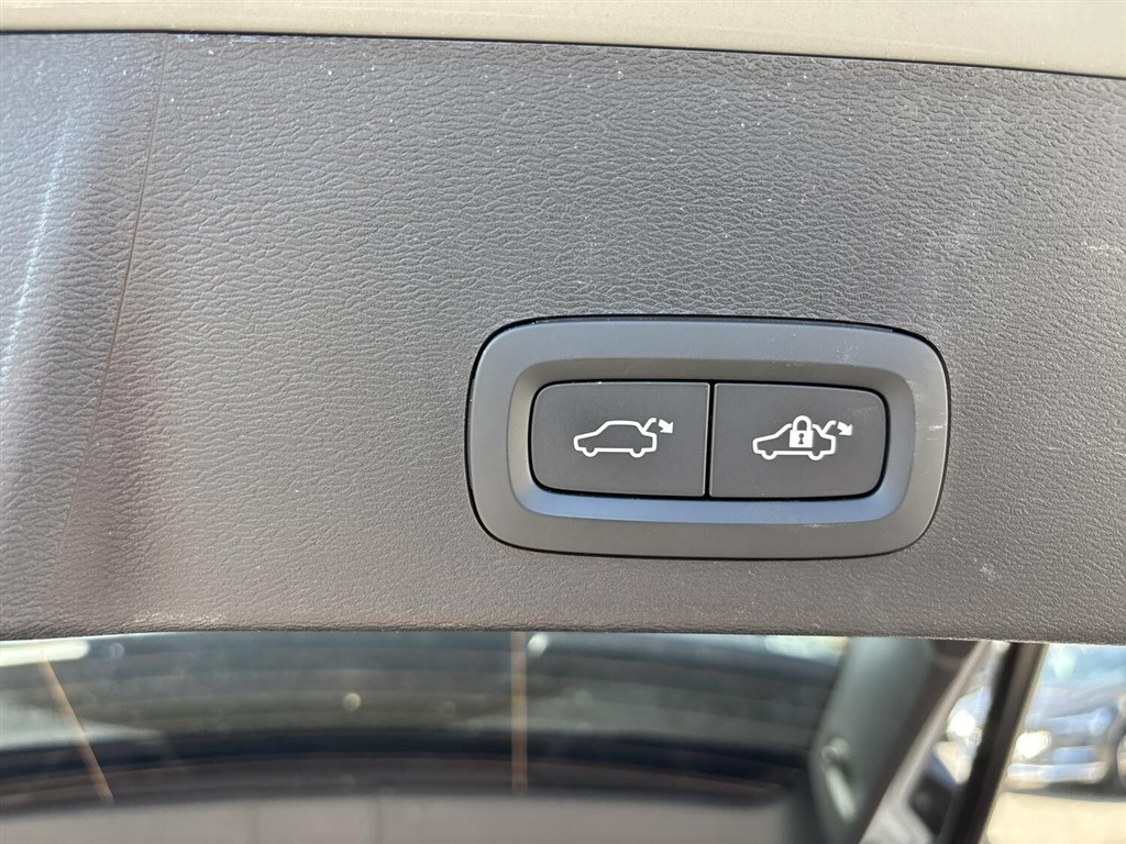 Volvo EX40 Single Motor Extended Range Core 252HK 5d Aut. - Image 15