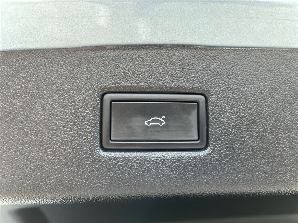Ford Explorer EL UR Premium RWD 286HK 5d Aut. - Image 18