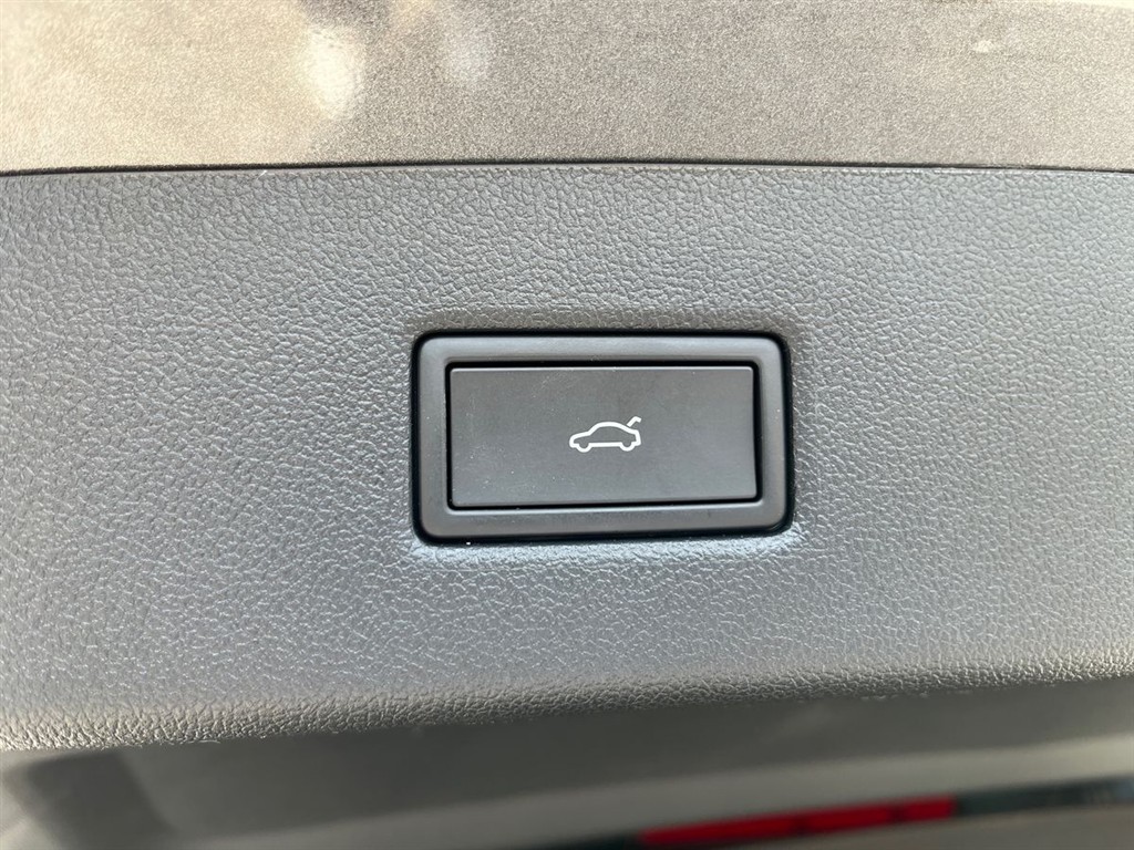Ford Explorer EL UR Premium RWD 286HK 5d Aut. - Image 18