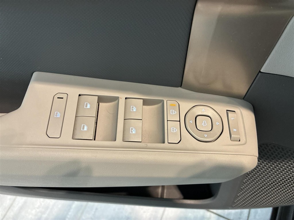 Kia EV3 Long Range Prestige 204HK 5d Aut. - Image 16