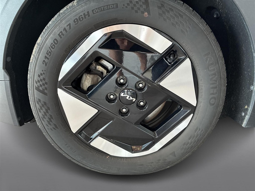 Kia EV3 Long Range Prestige 204HK 5d Aut. - Image 18