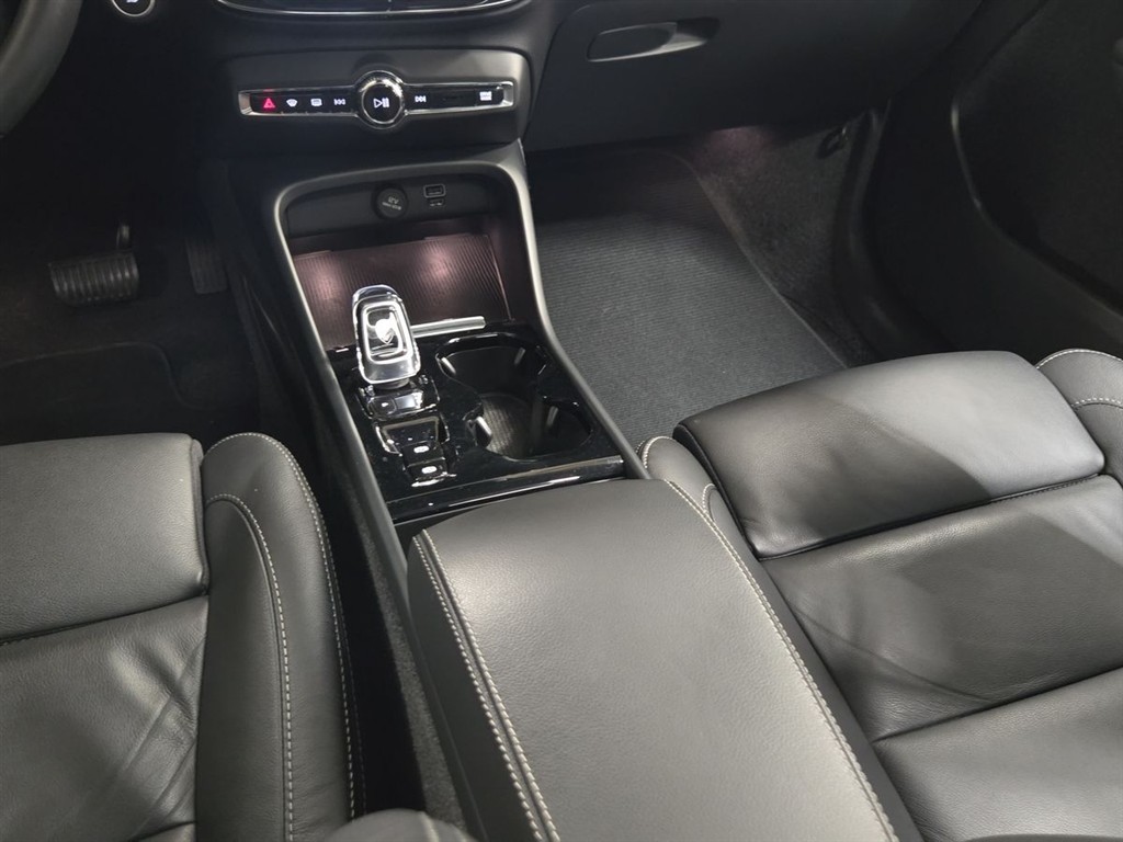 Volvo XC40 1,5 T5 Recharge Plugin-hybrid Inscription 262HK 5d 7g Aut. - Image 15