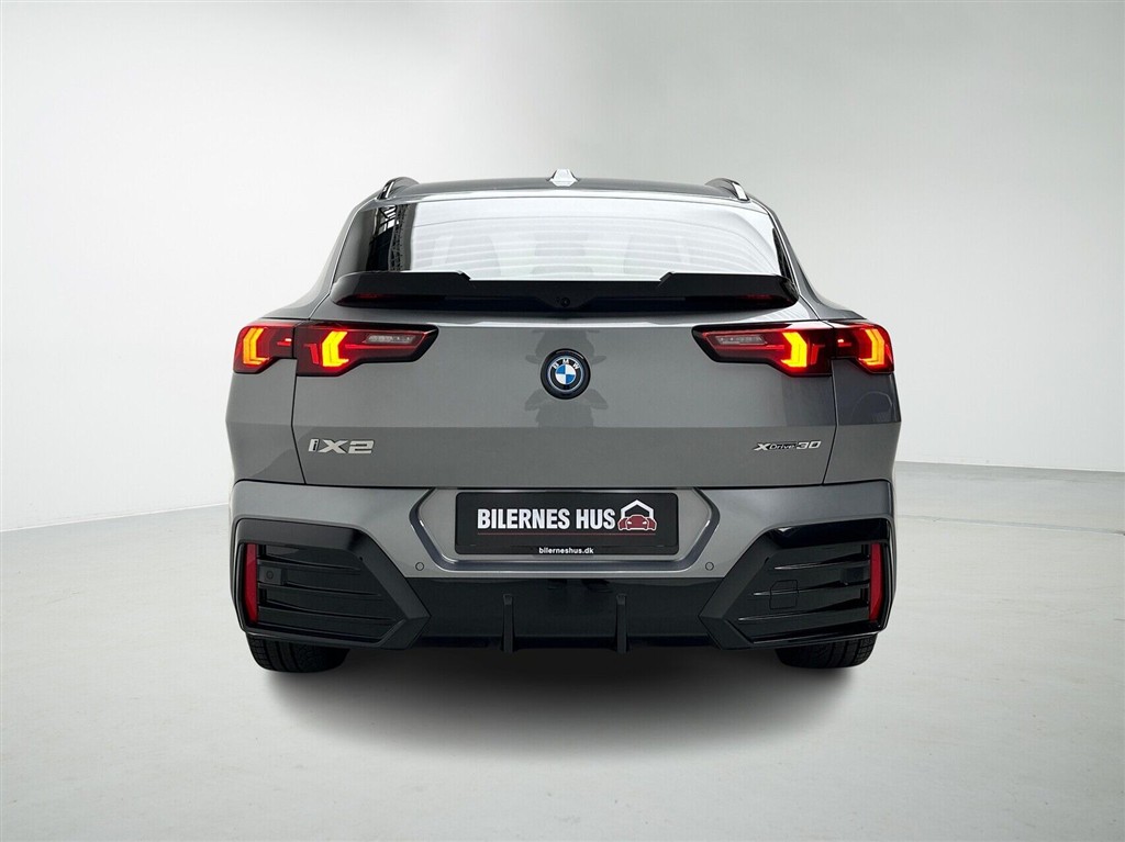 BMW iX2 xDrive30 EL M-Sport 313HK 5d Aut. - Image 8