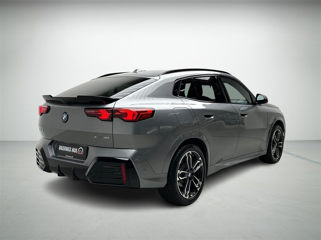 BMW iX2 xDrive30 EL M-Sport 313HK 5d Aut. - Image 2
