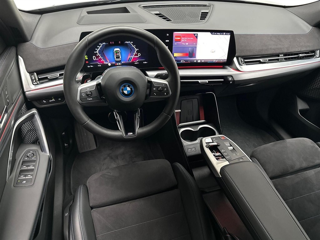 BMW iX2 xDrive30 EL M-Sport 313HK 5d Aut. - Image 4