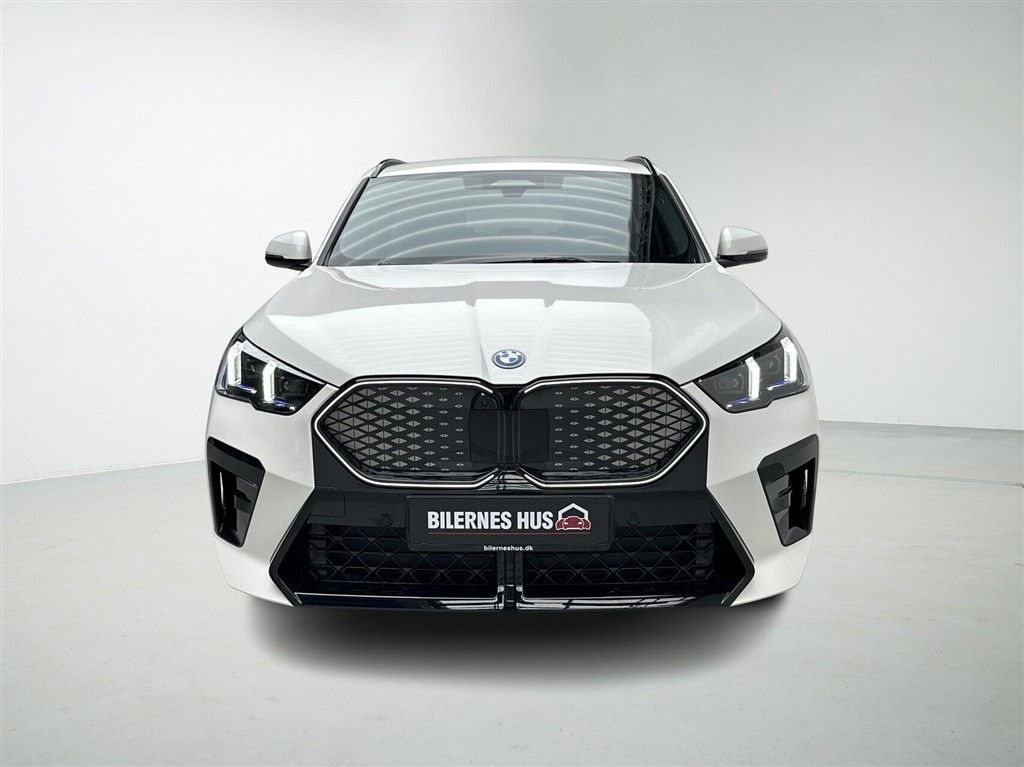 BMW iX2 xDrive30 EL M-Sport 313HK 5d Aut. - Image 7