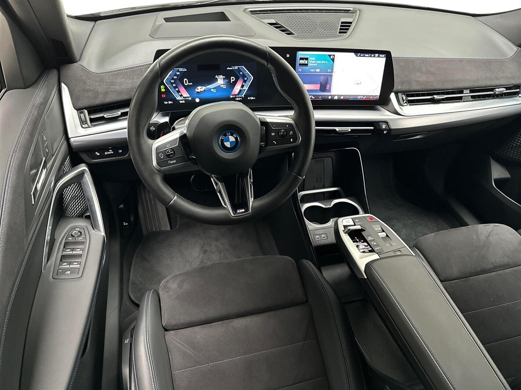 BMW iX2 xDrive30 EL M-Sport 313HK 5d Aut. - Image 4