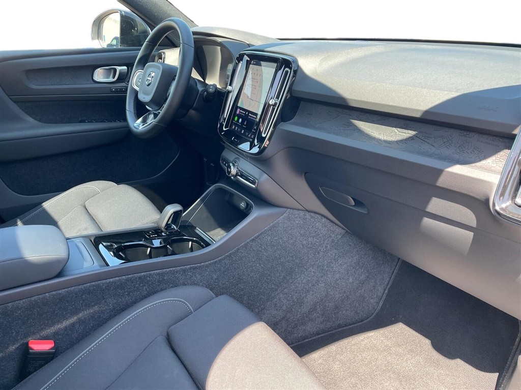Volvo XC40 Recharge Extended Range Ultimate 252HK 5d Aut. - Image 10