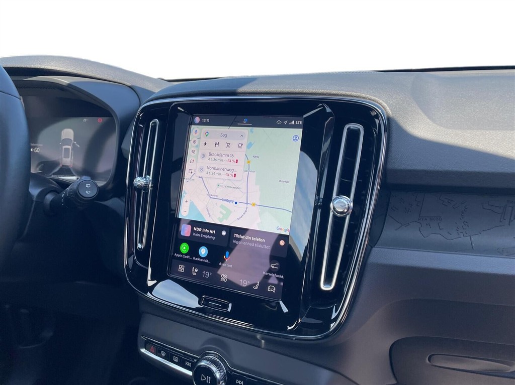 Volvo XC40 Recharge Extended Range Ultimate 252HK 5d Aut. - Image 11
