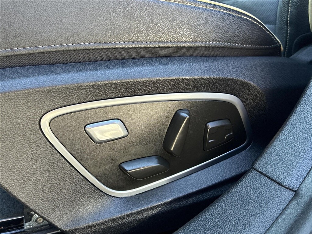 Renault Mégane E-TECH Iconic 220HK 5d Aut. - Image 15