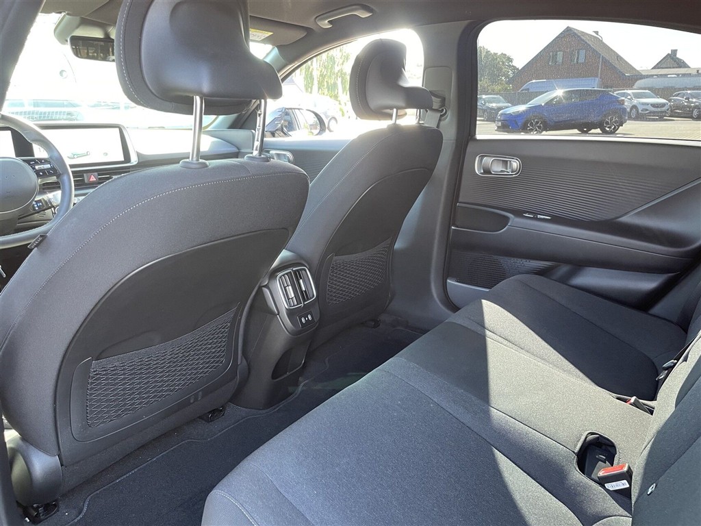 Hyundai Ioniq 6 Electric 77,4 kWh Advanced 229HK Aut. - Image 6