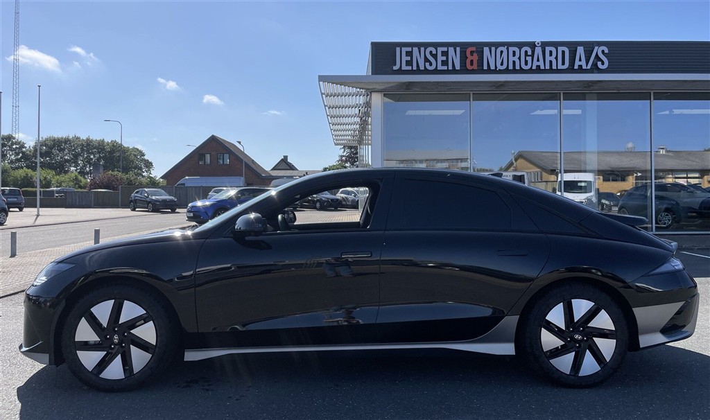 Hyundai Ioniq 6 Electric 77,4 kWh Advanced 229HK Aut. - Image 2