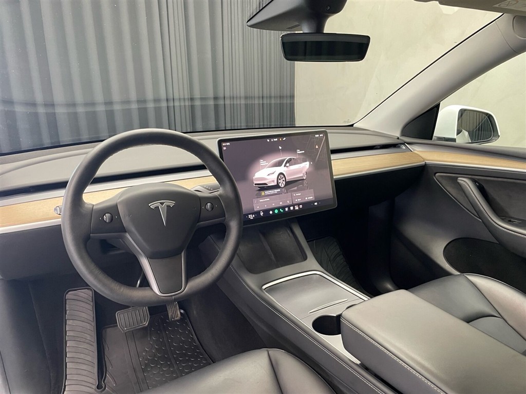 Tesla Model Y EL Long Range AWD 514HK 5d Aut. - Image 11