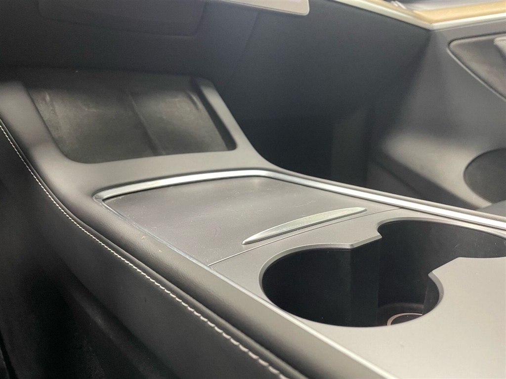 Tesla Model Y EL Long Range AWD 514HK 5d Aut. - Image 13
