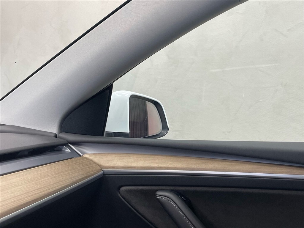 Tesla Model Y EL Long Range AWD 514HK 5d Aut. - Image 23