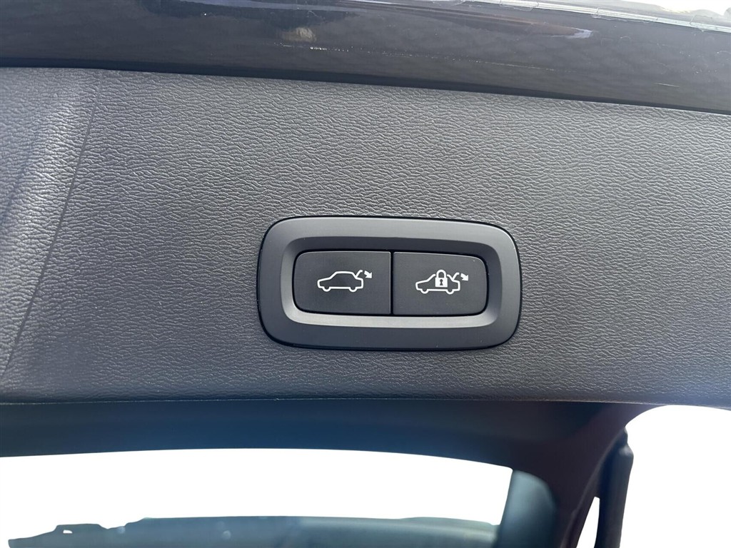 Volvo XC40 P6 Recharge Plus 231HK 5d Aut. - Image 8