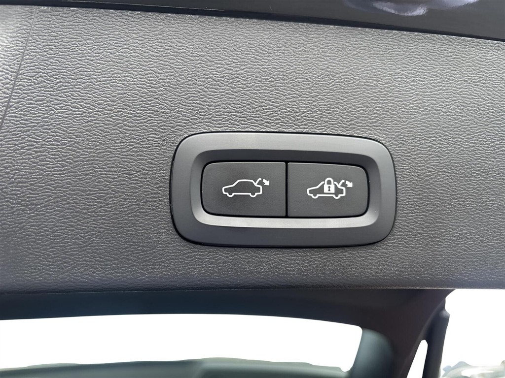 Volvo XC40 P6 Recharge Plus 231HK 5d Aut. - Image 11