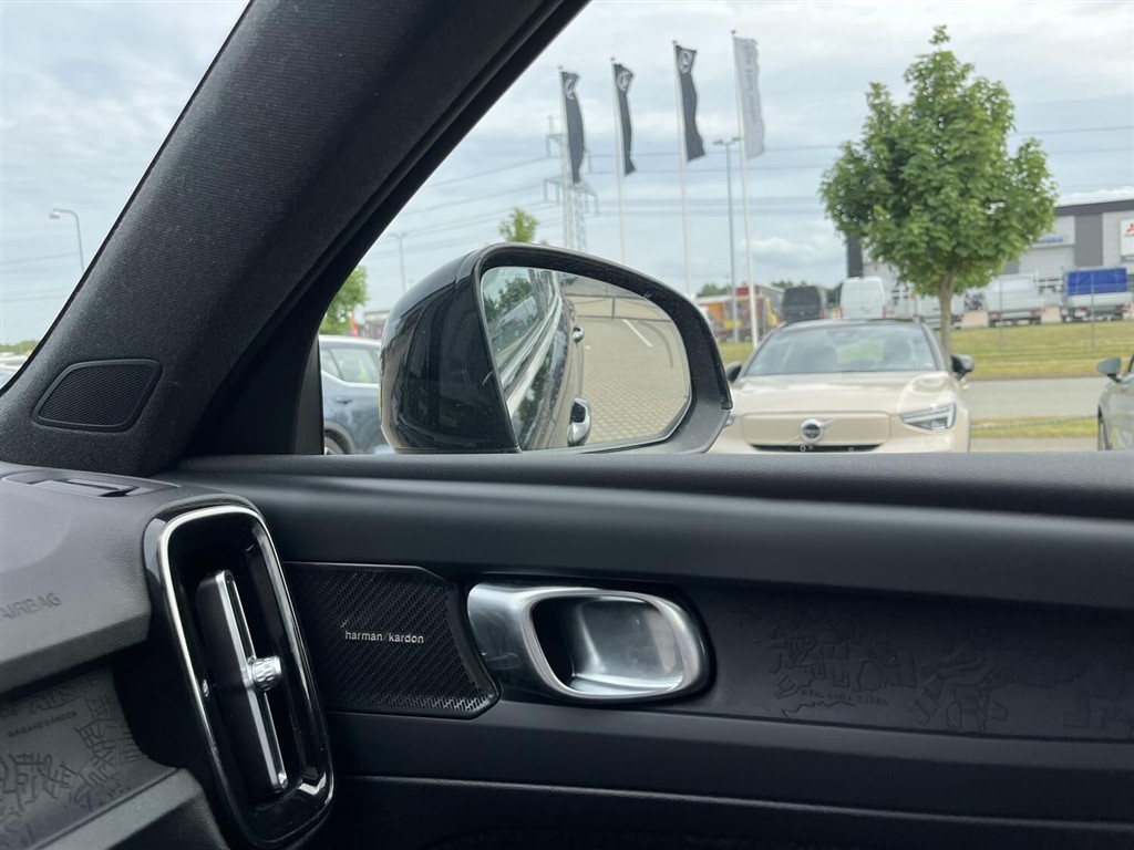 Volvo XC40 P6 Recharge Ultimate 231HK 5d Aut. - Image 20
