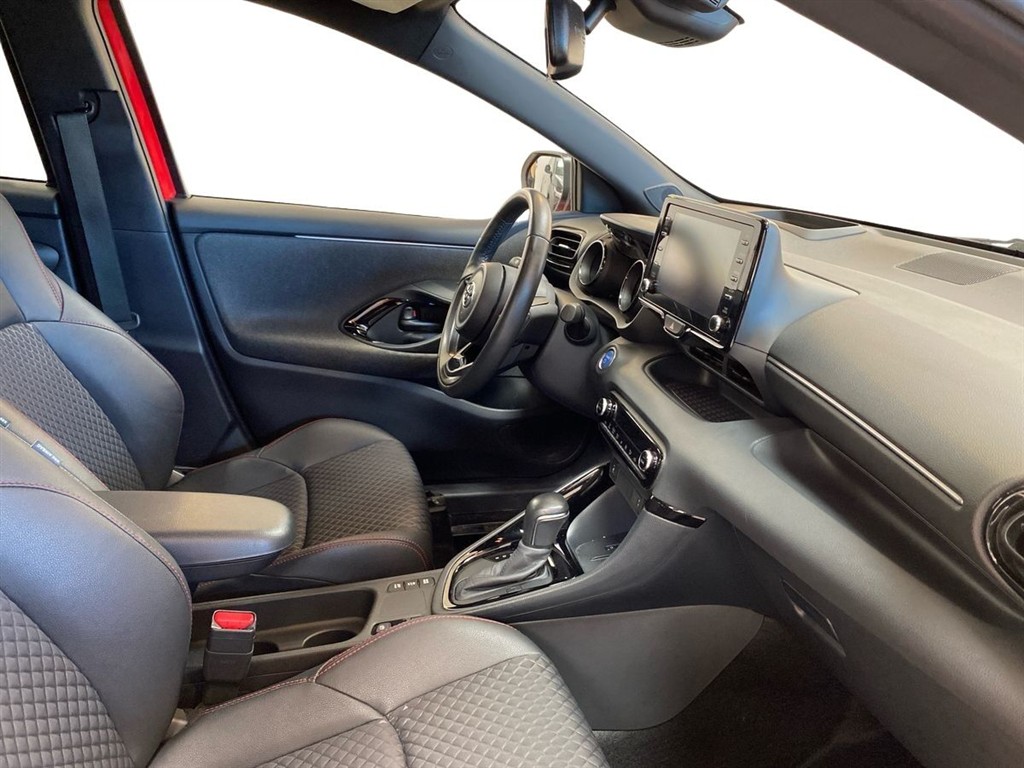 Toyota Yaris 1,5 Hybrid H3 Premier Edition 116HK 5d Trinl. Gear - Image 15