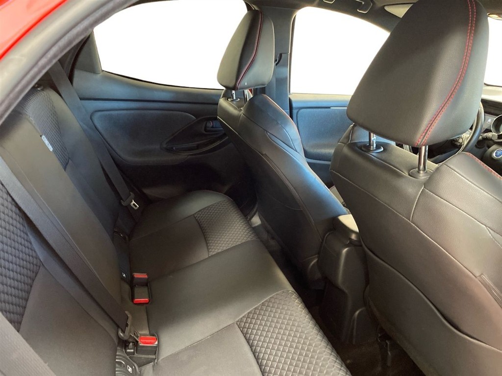Toyota Yaris 1,5 Hybrid H3 Premier Edition 116HK 5d Trinl. Gear - Image 16
