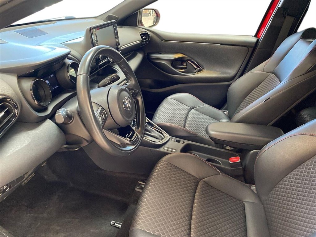 Toyota Yaris 1,5 Hybrid H3 Premier Edition 116HK 5d Trinl. Gear - Image 18