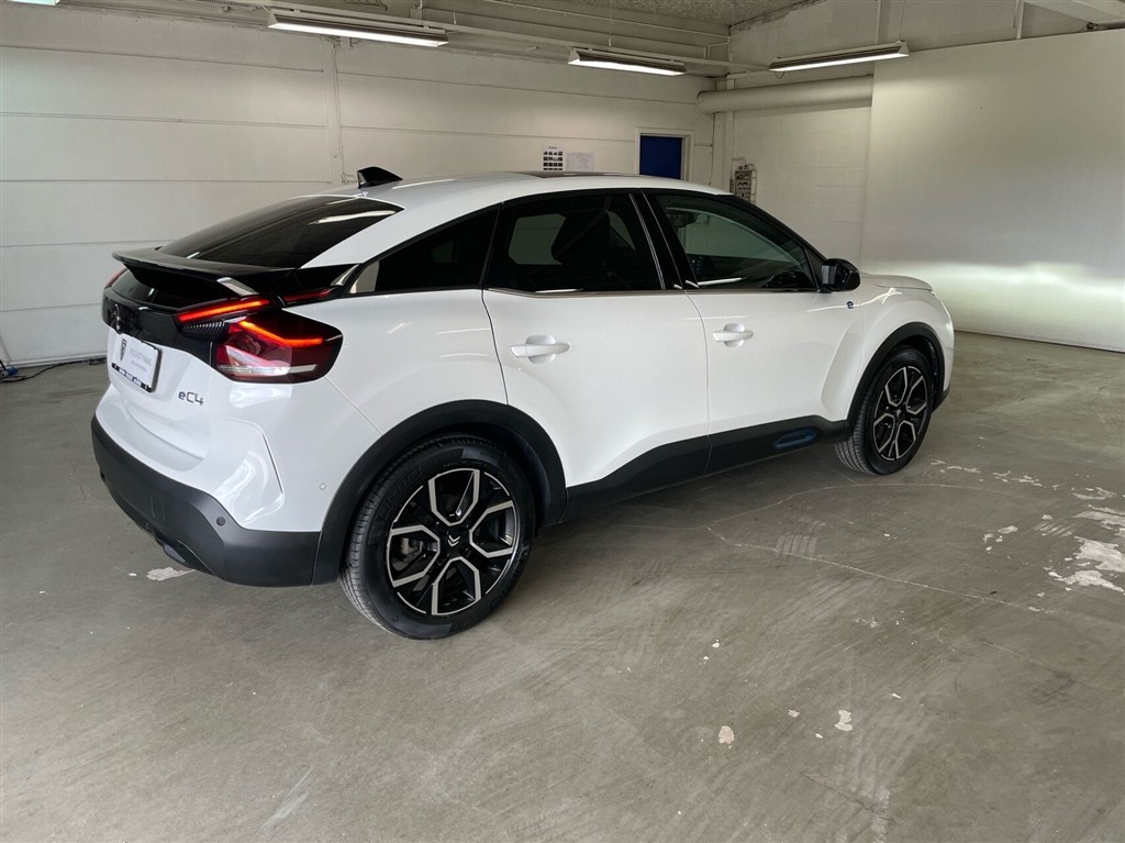 Citroën e-C4 EL Shine Ltd. 136HK 5d Aut. - Image 6