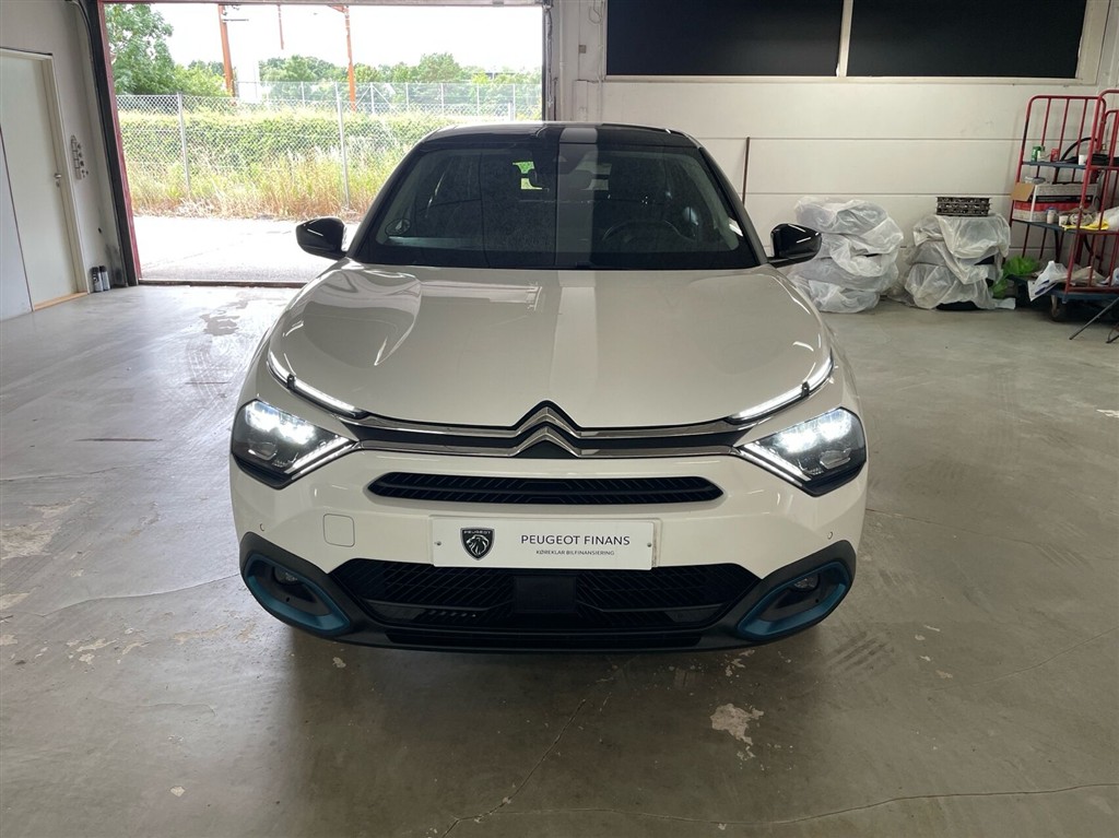 Citroën e-C4 EL Shine Ltd. 136HK 5d Aut. - Image 2