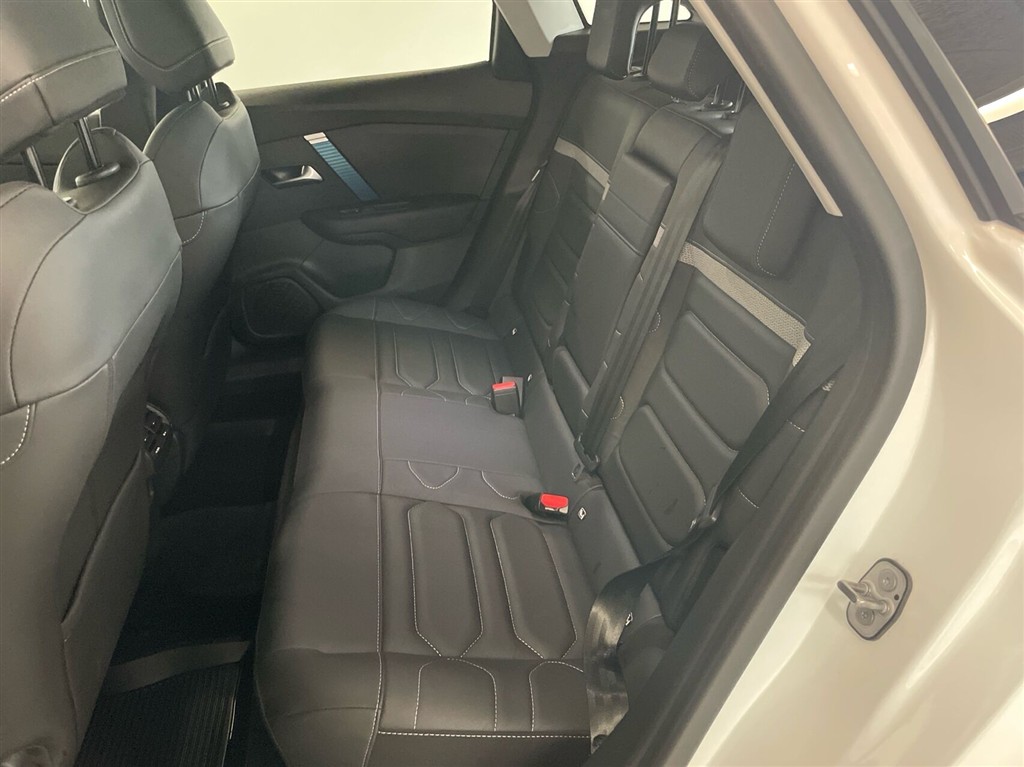 Citroën e-C4 EL Shine Ltd. 136HK 5d Aut. - Image 12