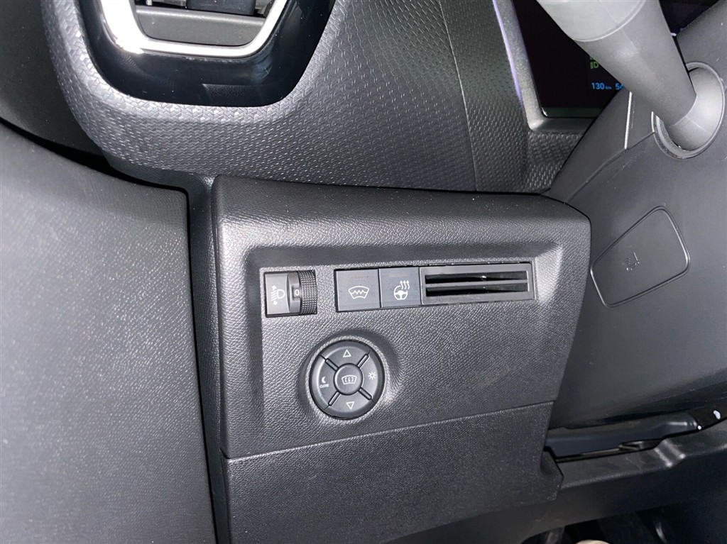 Citroën e-C4 EL Shine Ltd. 136HK 5d Aut. - Image 26