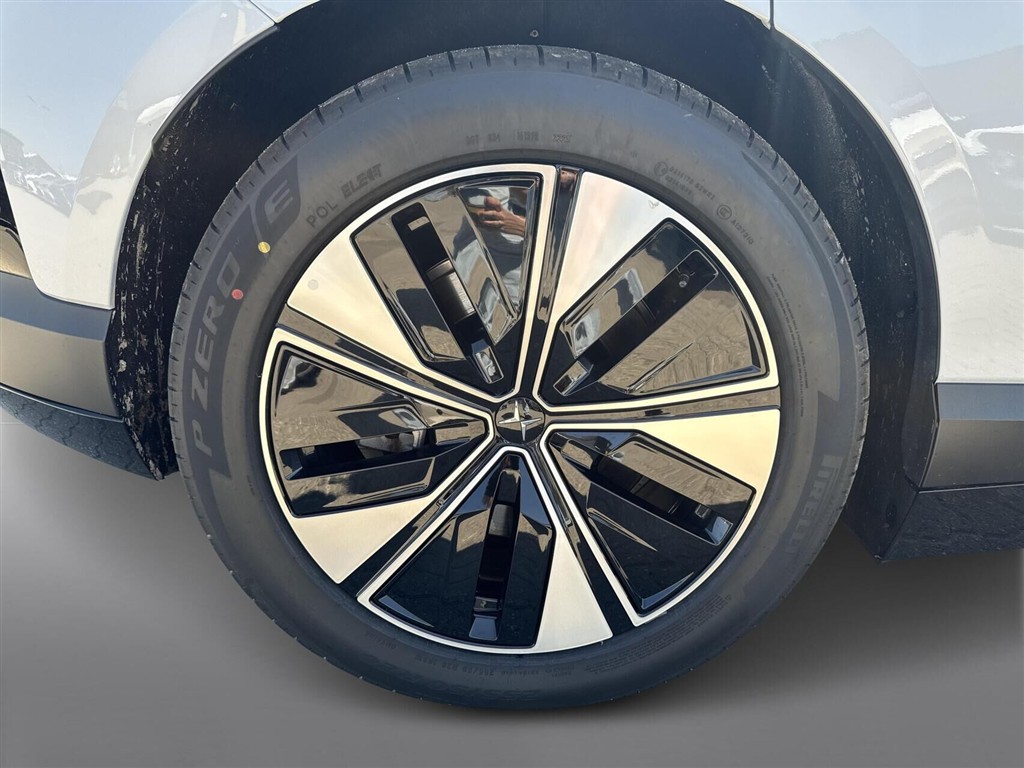 Polestar 4 EL LRSM 272HK 5d Aut. - Image 13