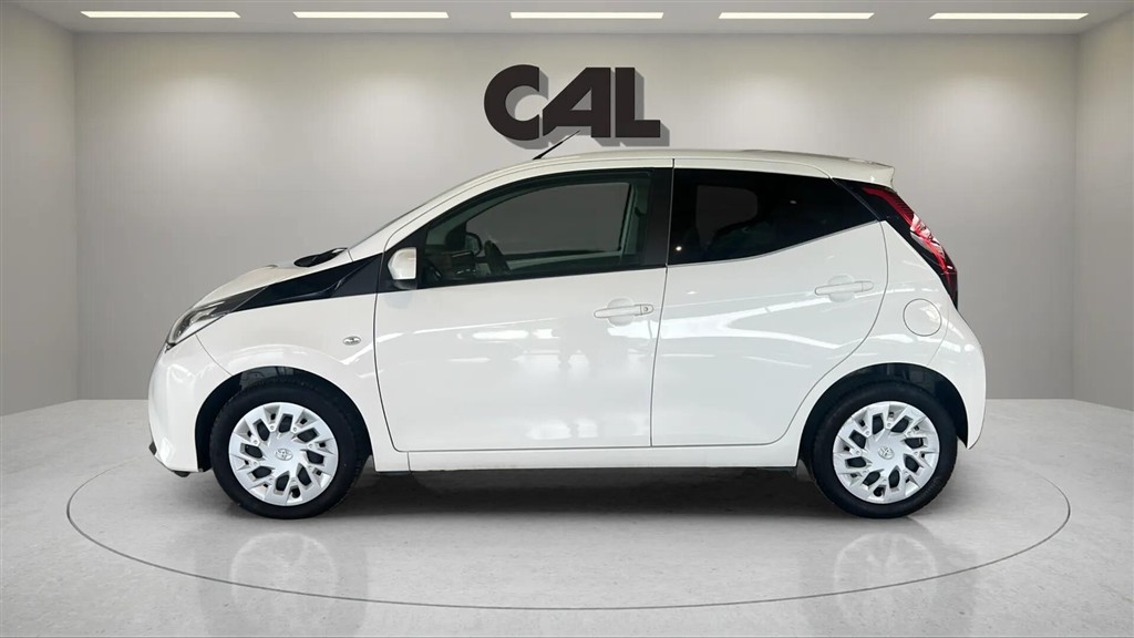 Toyota Aygo 1,0 VVT-I X-pression X-Shift 72HK 5d Aut. - Image 2