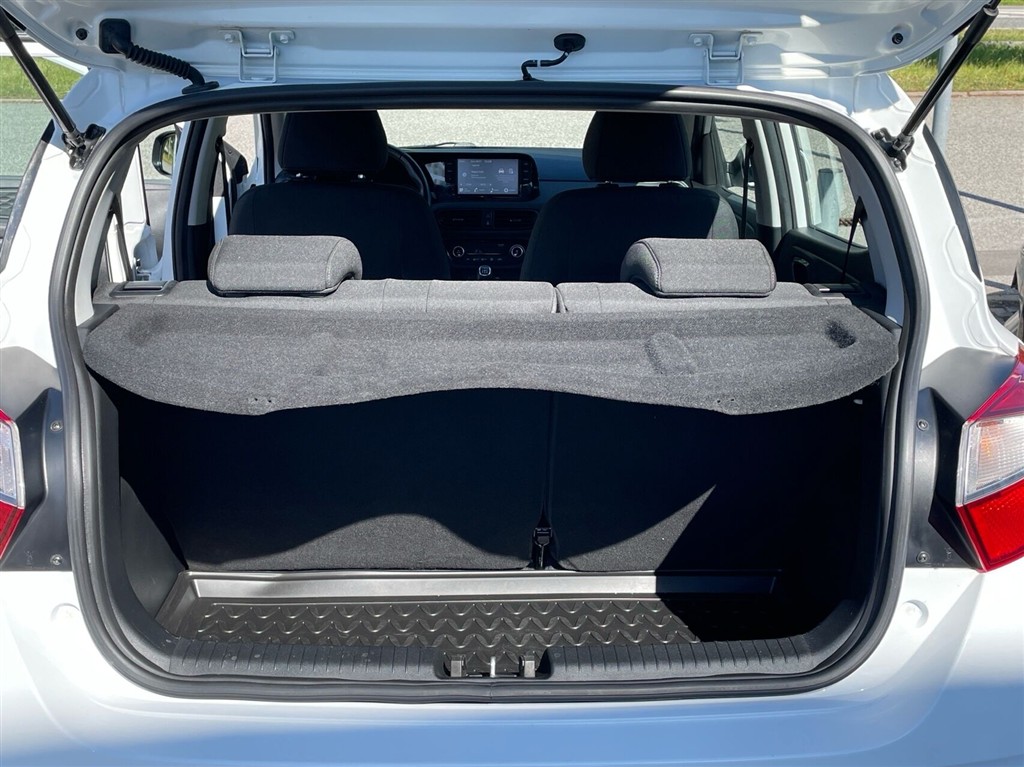 Hyundai i10 1,0 Advanced 67HK 5d - Image 8