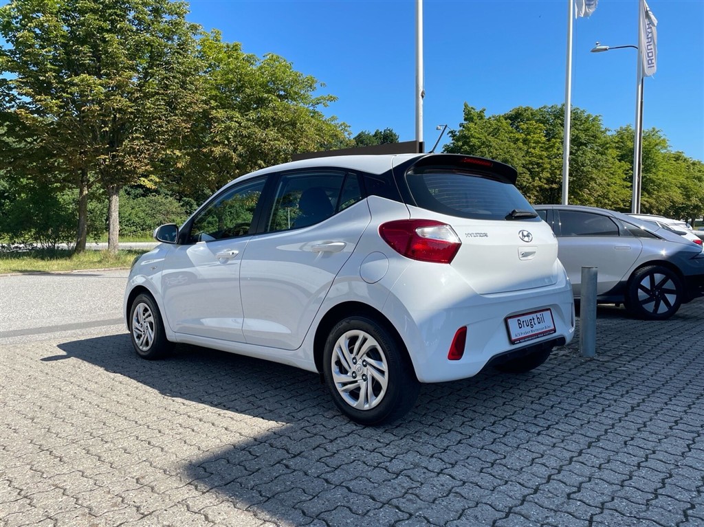 Hyundai i10 1,0 Advanced 67HK 5d - Image 2