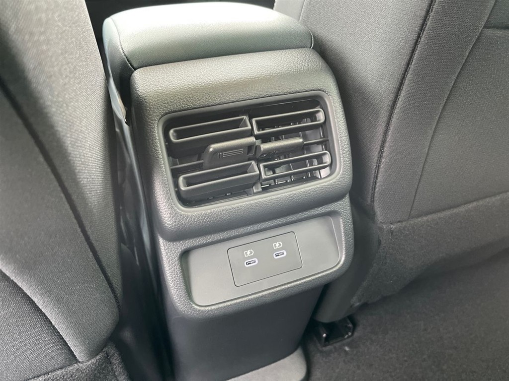 Nissan Leaf 75 kWh Advance 217HK 5d Aut. - Image 18