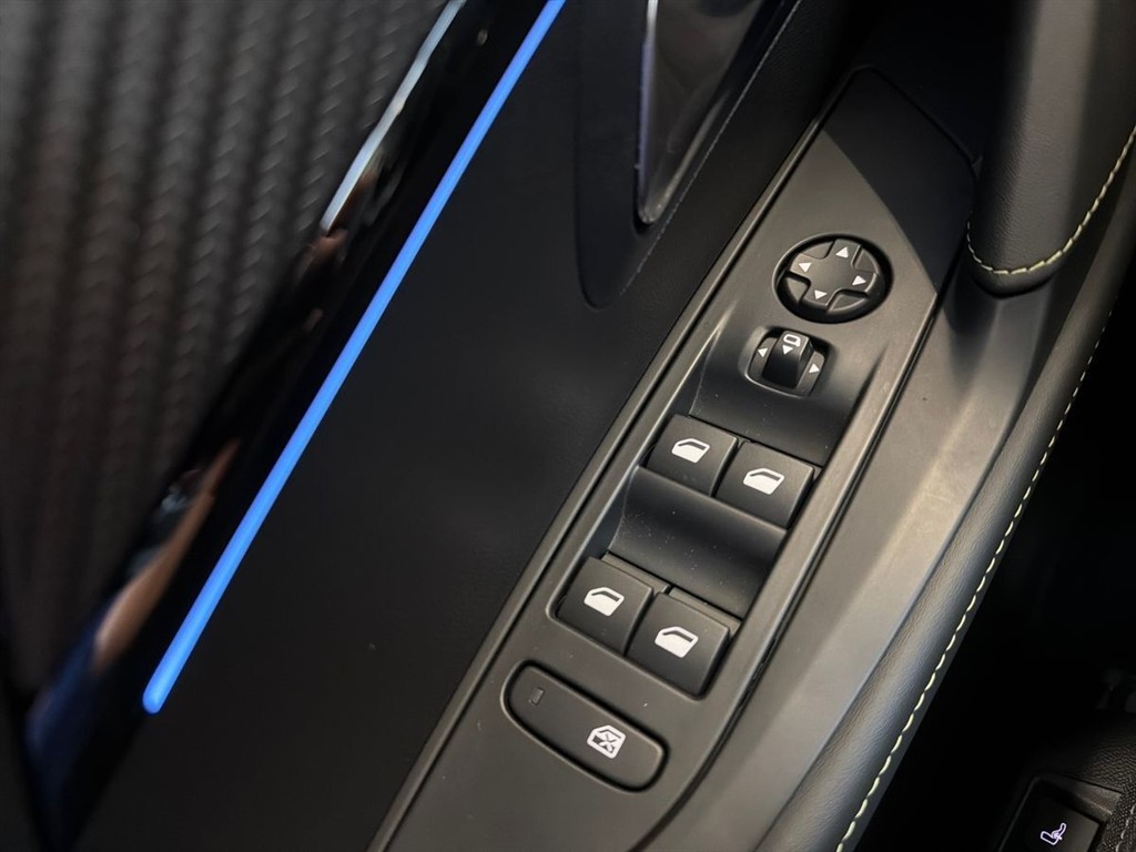 Peugeot e-208 EL GT 156HK 5d Aut. - Image 17