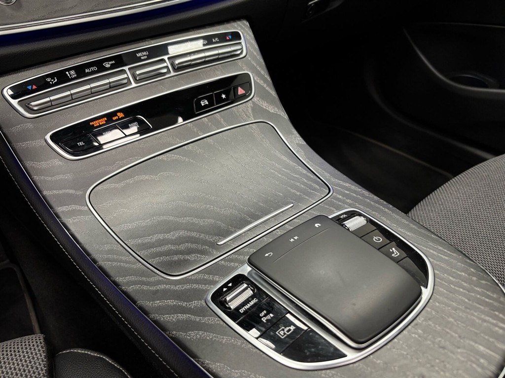 Mercedes-Benz E300 de T 2,0 Plugin-hybrid Avantgarde 9G-Tronic 306HK Stc Aut. - Image 24