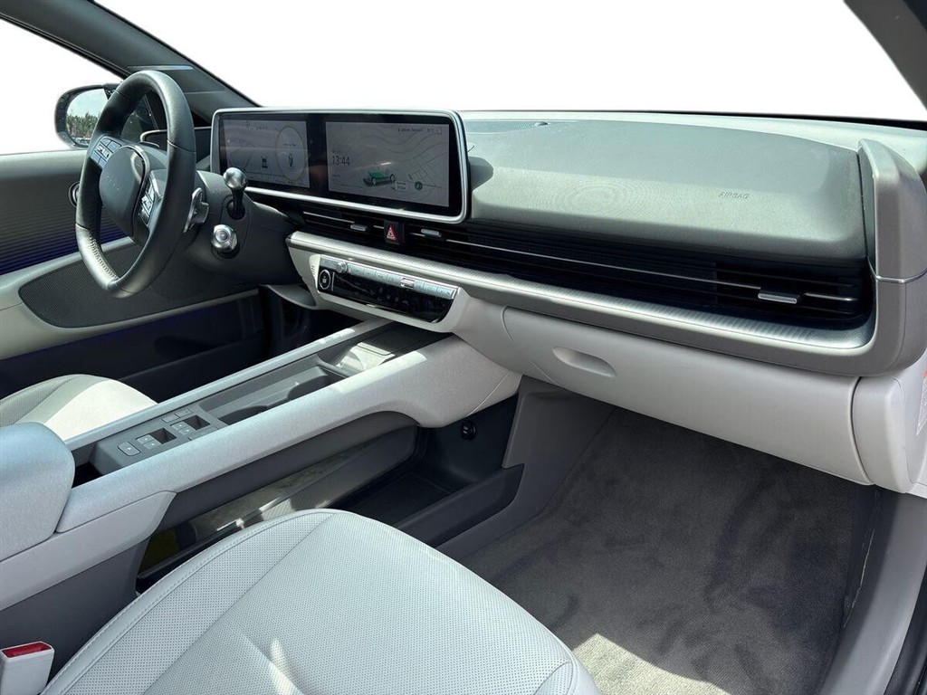 Hyundai Ioniq 6 Electric 77,4 kWh Ultimate 229HK Aut. - Image 13