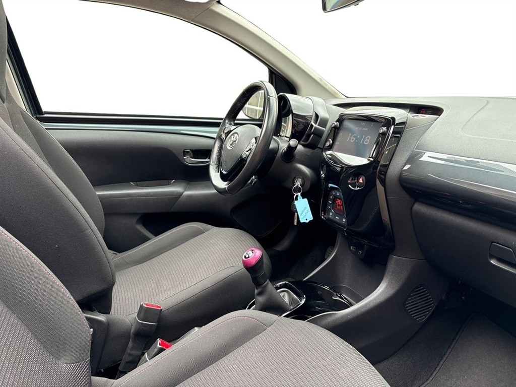Toyota Aygo 1,0 VVT-I X-Style + DAB+ 72HK 5d - Image 15