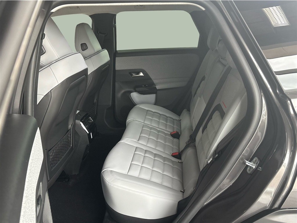 Citroën e-C5 Aircross EL VTR Sport 210HK 5d Aut. - Image 16