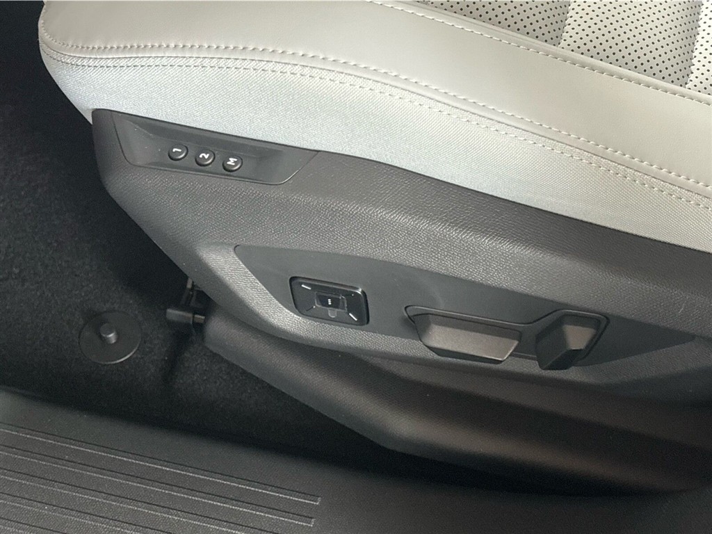 Citroën e-C5 Aircross EL VTR Sport 210HK 5d Aut. - Image 17