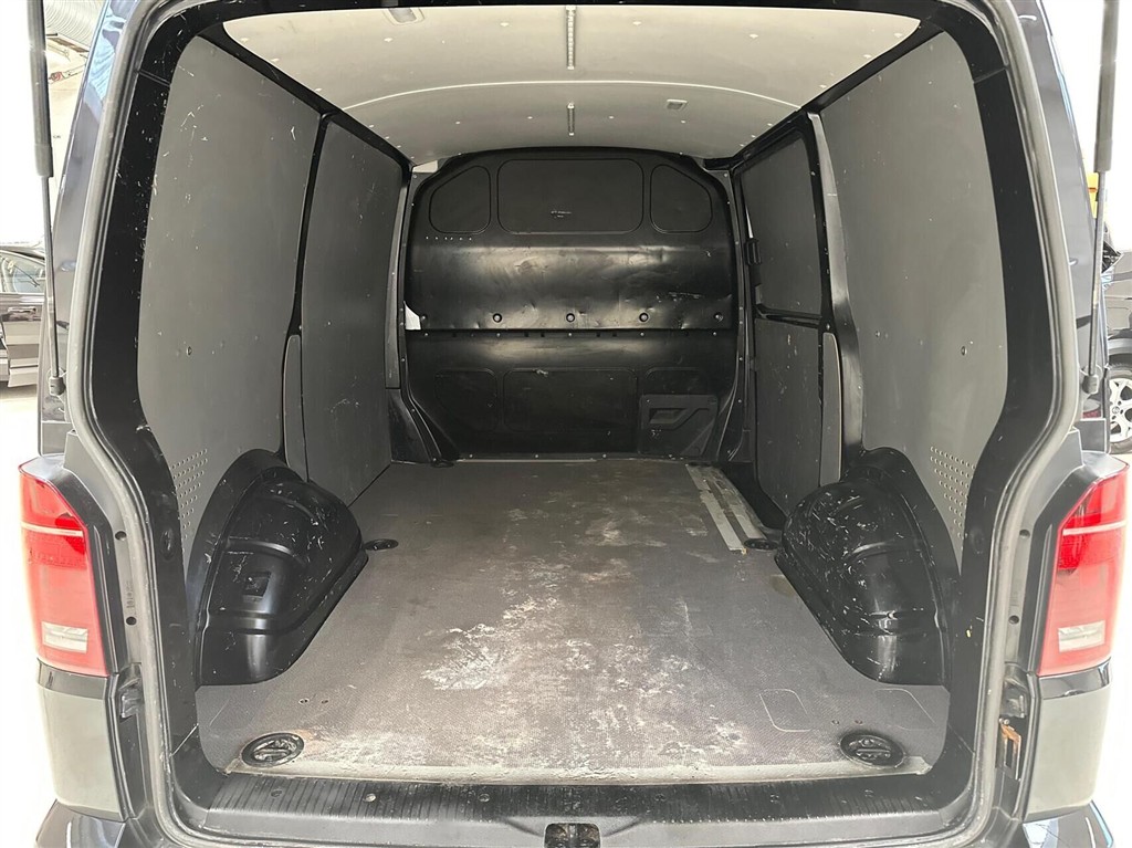 VW Transporter Kort 2,0 TDI BMT DSG 204HK Van 7g Aut. - Image 12