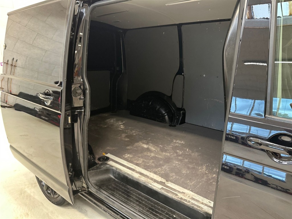 VW Transporter Kort 2,0 TDI BMT DSG 204HK Van 7g Aut. - Image 19