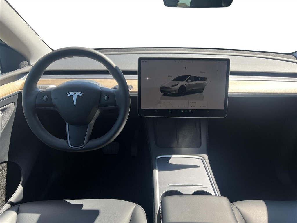 Tesla Model Y EL Long Range AWD 514HK 5d Aut. - Image 6