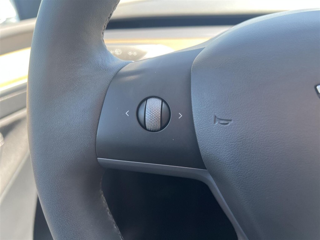 Tesla Model Y EL Long Range AWD 514HK 5d Aut. - Image 8